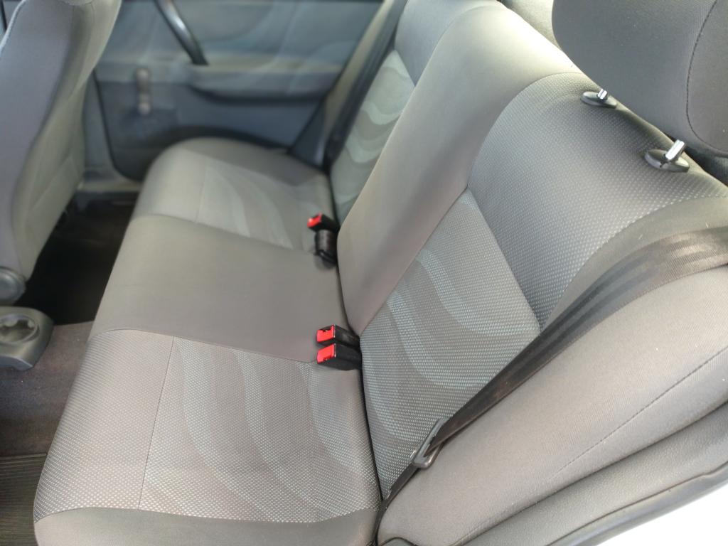VOLKSWAGEN Polo Sedan - Foto
