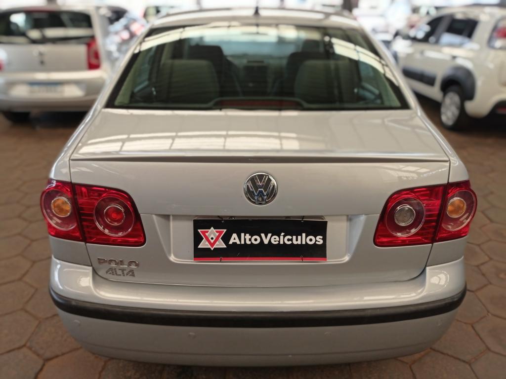 VOLKSWAGEN Polo Sedan - Foto