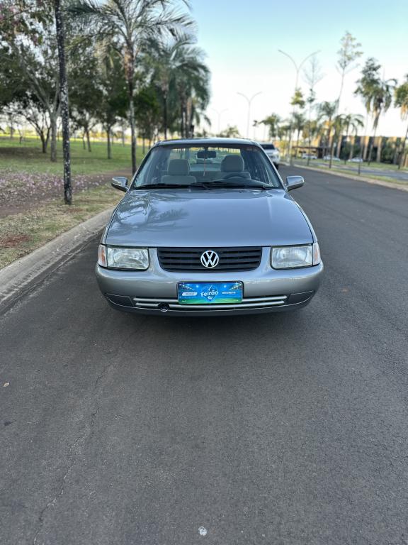 VOLKSWAGEN Santana - Foto