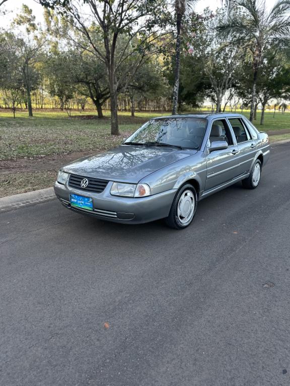 VOLKSWAGEN Santana - Foto