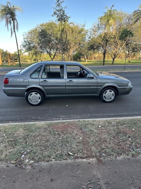 VOLKSWAGEN Santana - Foto