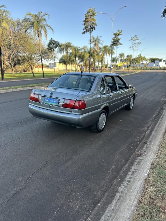 VOLKSWAGEN Santana - Foto