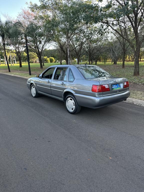 VOLKSWAGEN Santana - Foto