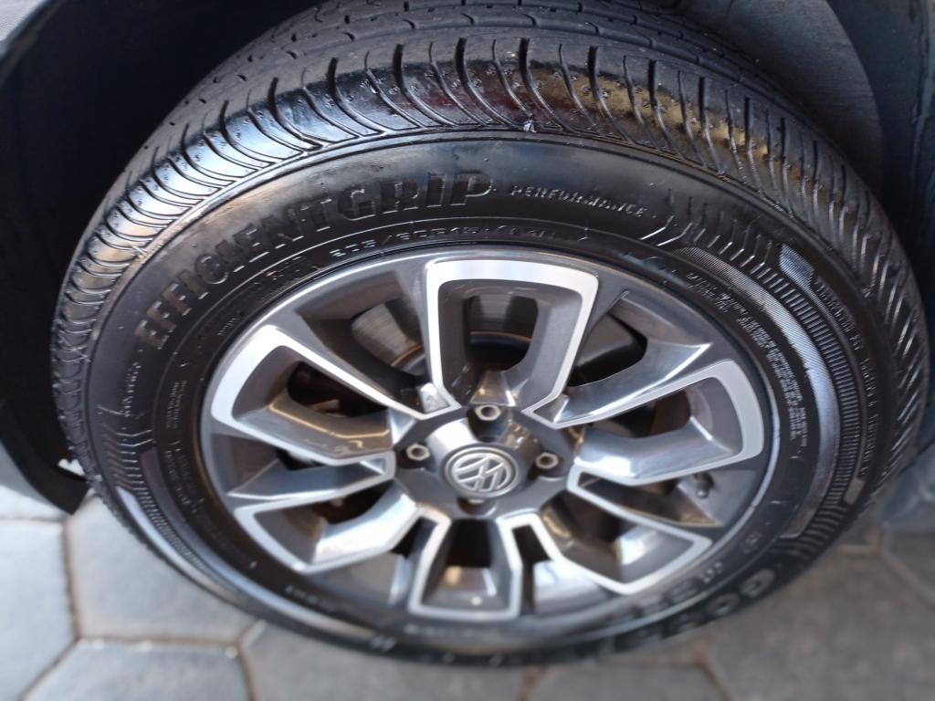 VOLKSWAGEN Saveiro - Foto