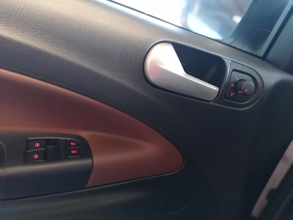 VOLKSWAGEN Saveiro - Foto