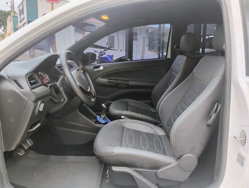 VOLKSWAGEN Saveiro - Foto