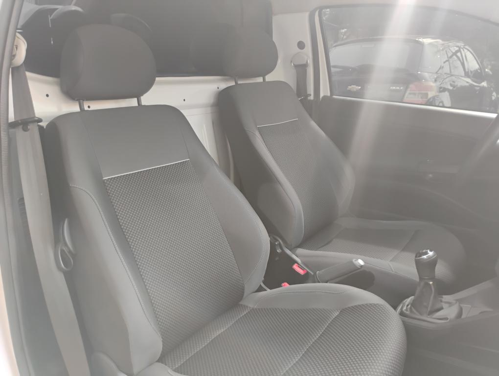 VOLKSWAGEN Saveiro - Foto