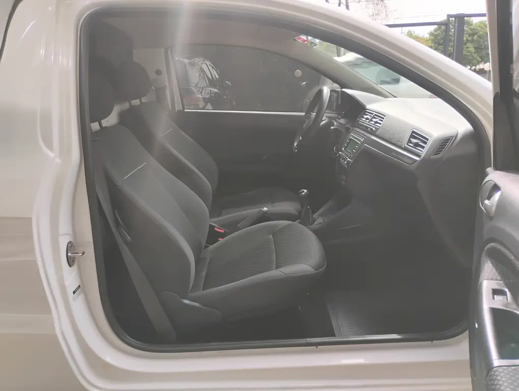 VOLKSWAGEN Saveiro - Foto