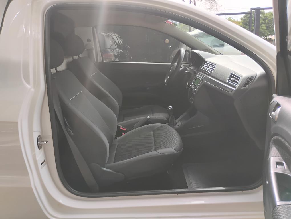 VOLKSWAGEN Saveiro - Foto