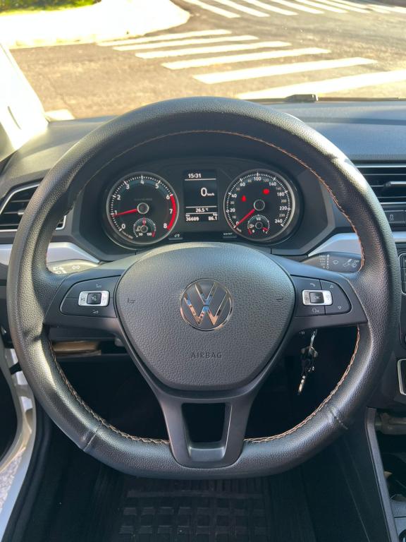 VOLKSWAGEN Saveiro - Foto