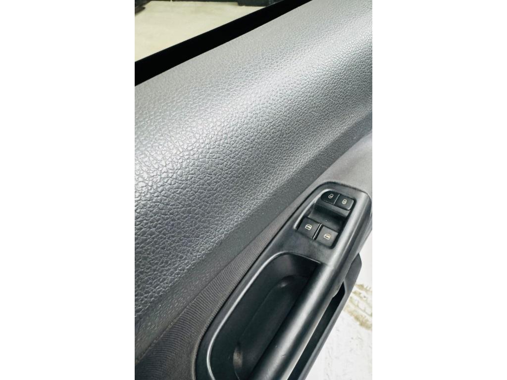 VOLKSWAGEN Saveiro - Foto