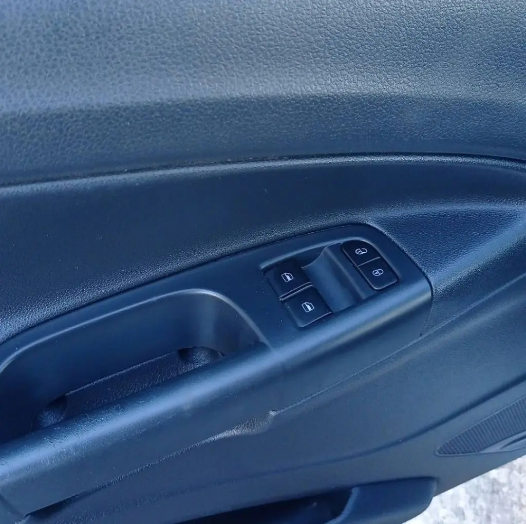 VOLKSWAGEN Saveiro - Foto