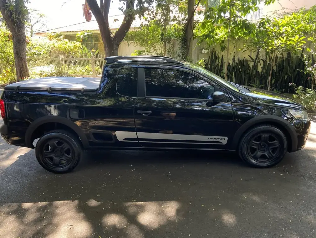 VOLKSWAGEN Saveiro - Foto