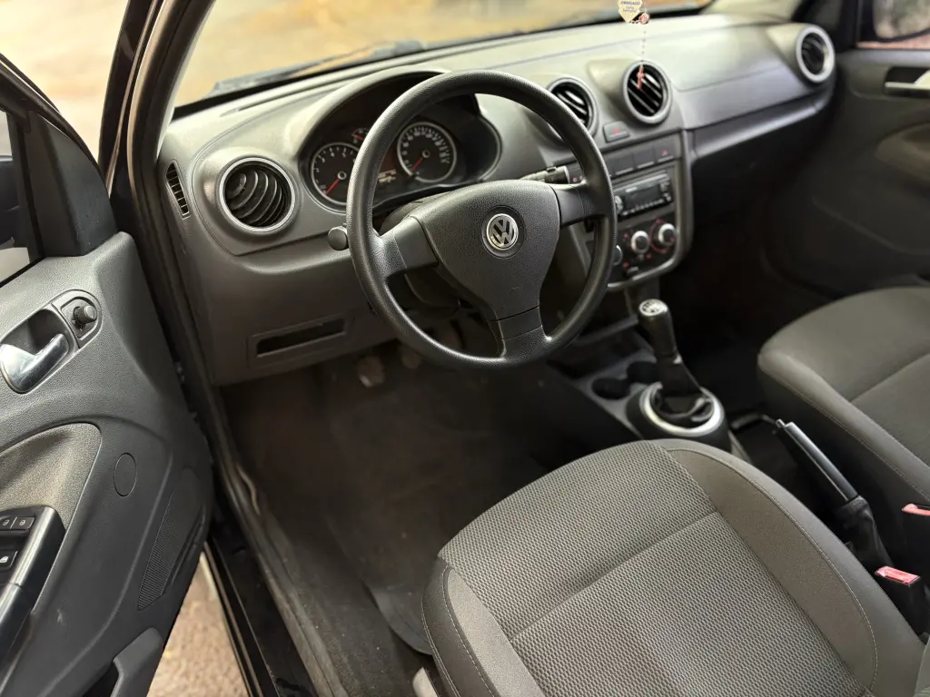 VOLKSWAGEN Saveiro - Foto