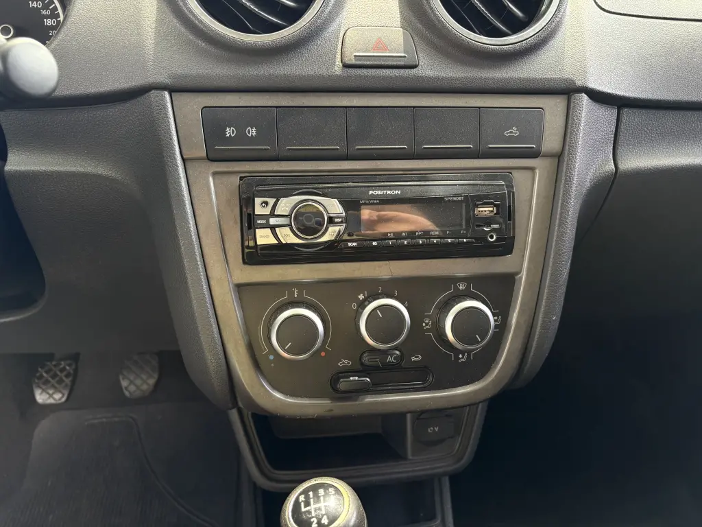 VOLKSWAGEN Saveiro - Foto