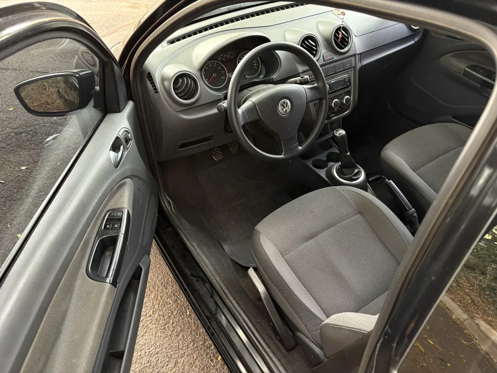 VOLKSWAGEN Saveiro - Foto