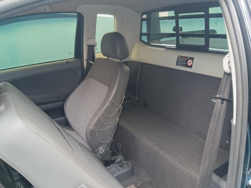 VOLKSWAGEN Saveiro - Foto