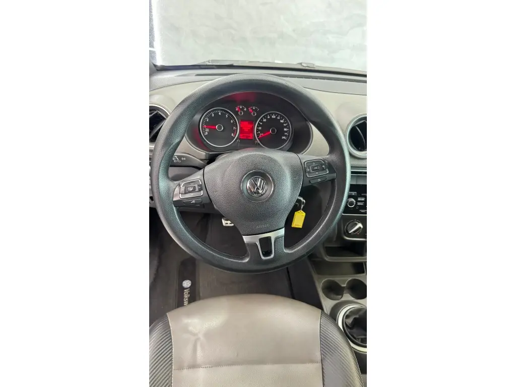 VOLKSWAGEN Saveiro - Foto
