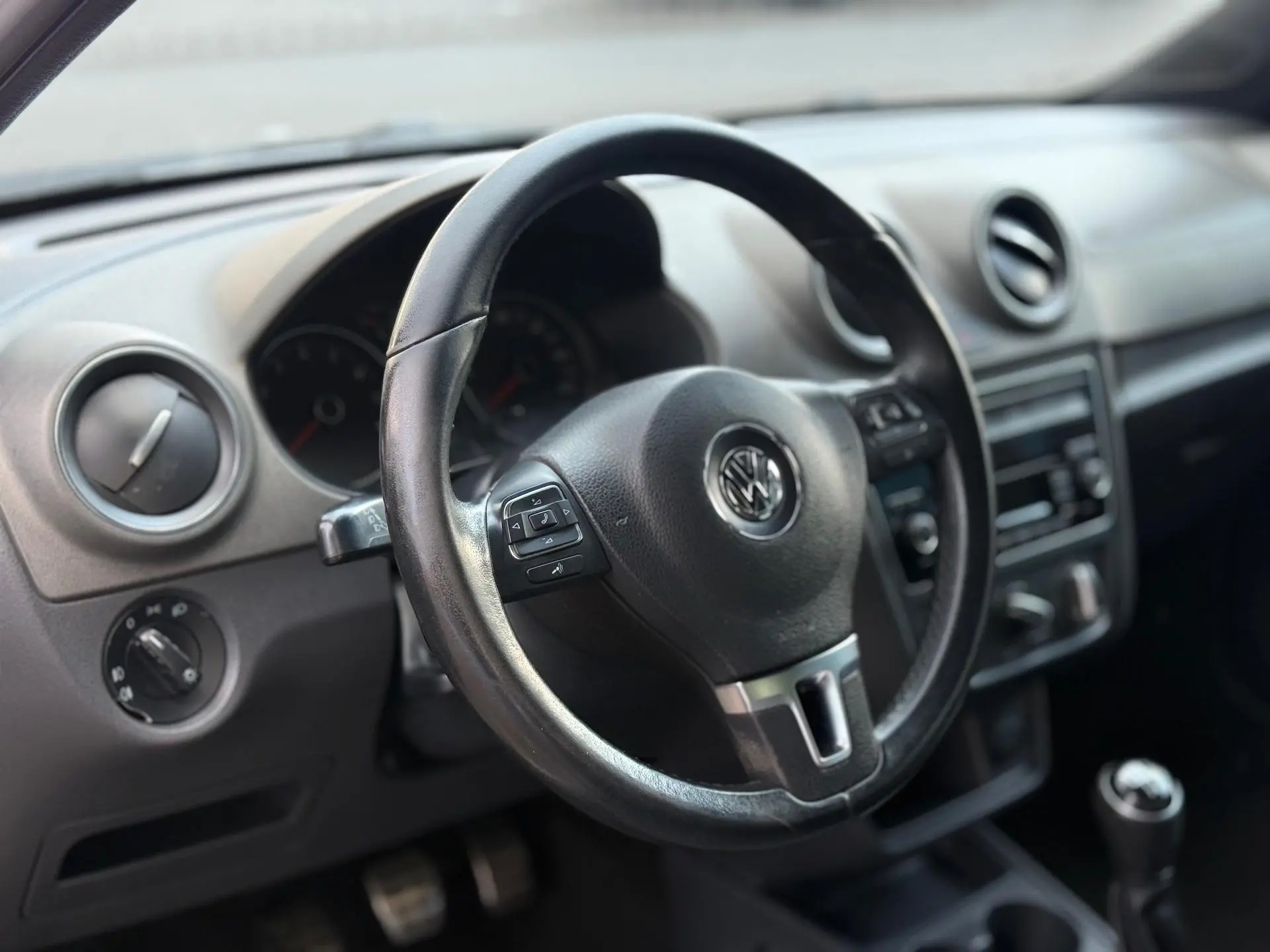 VOLKSWAGEN Saveiro - Foto