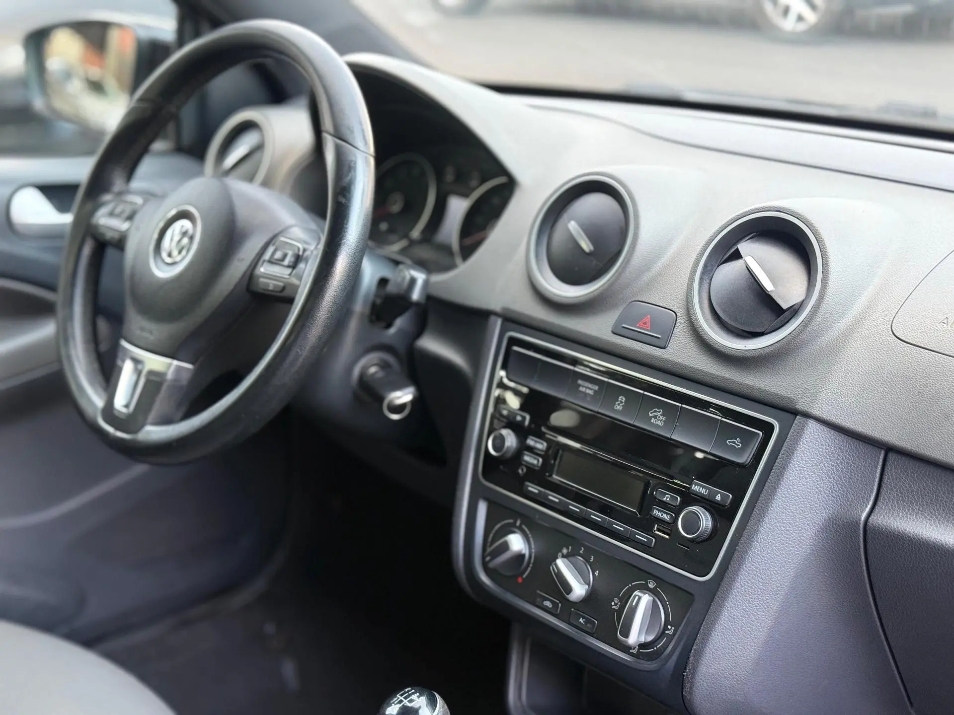 VOLKSWAGEN Saveiro - Foto