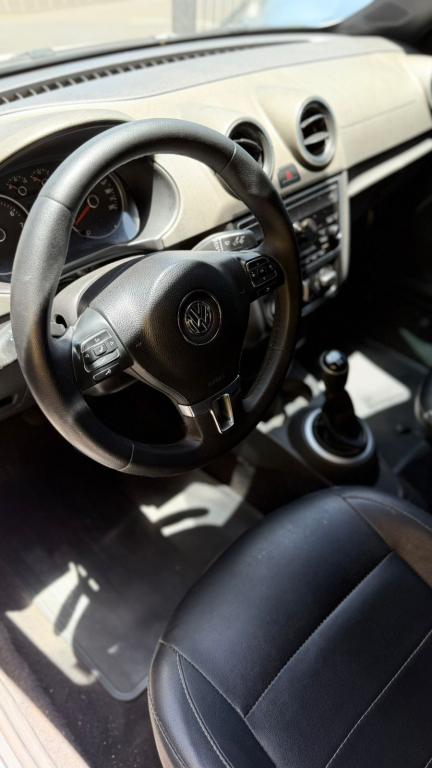 VOLKSWAGEN Saveiro - Foto