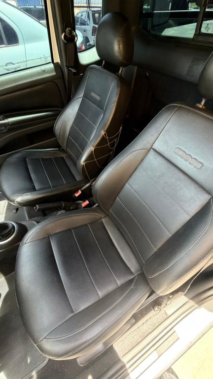 VOLKSWAGEN Saveiro - Foto