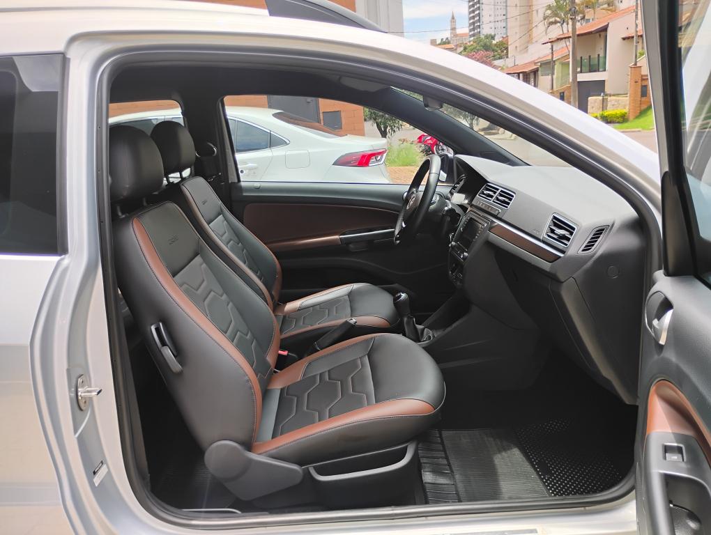 VOLKSWAGEN Saveiro - Foto