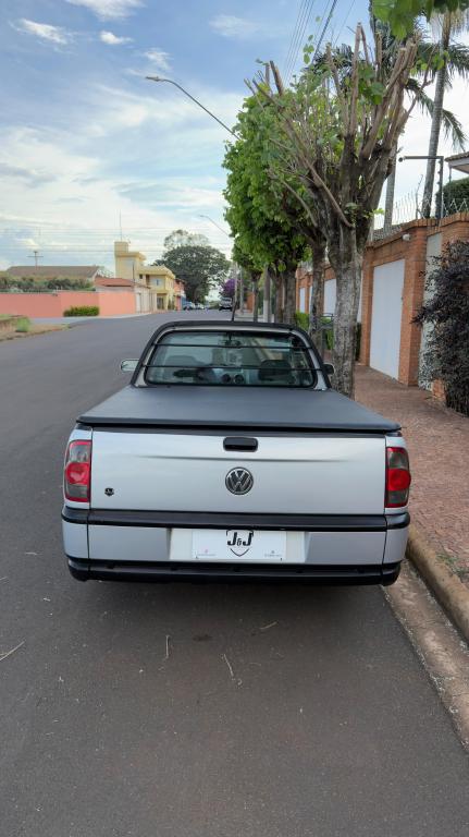VOLKSWAGEN Saveiro - Foto