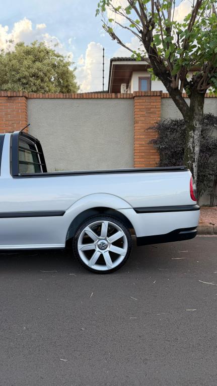 VOLKSWAGEN Saveiro - Foto