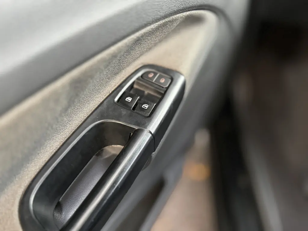 VOLKSWAGEN Saveiro - Foto