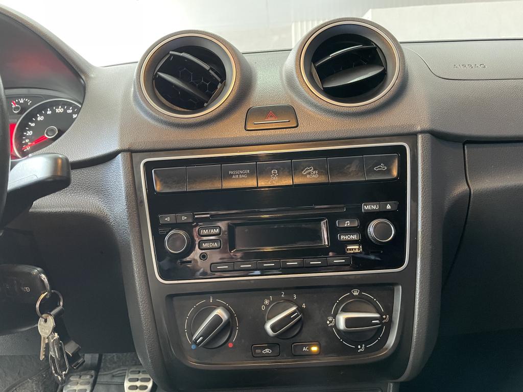 VOLKSWAGEN Saveiro - Foto