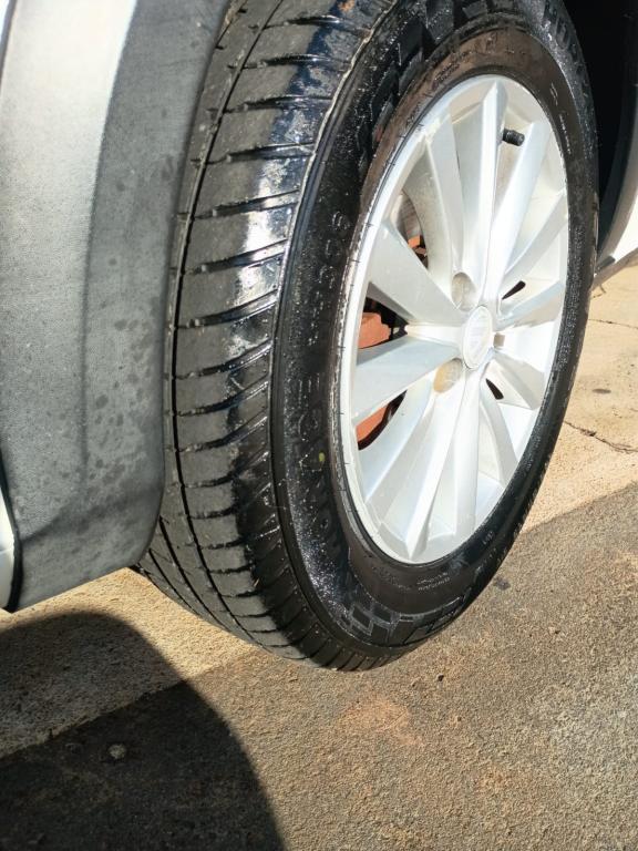 VOLKSWAGEN Saveiro - Foto