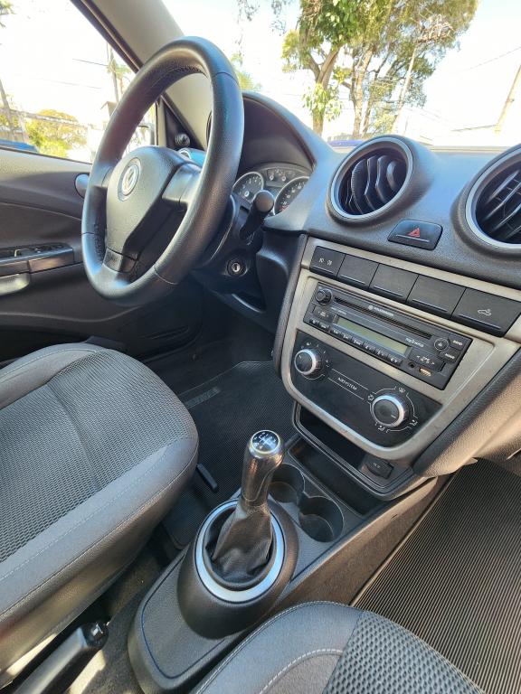 VOLKSWAGEN Saveiro - Foto