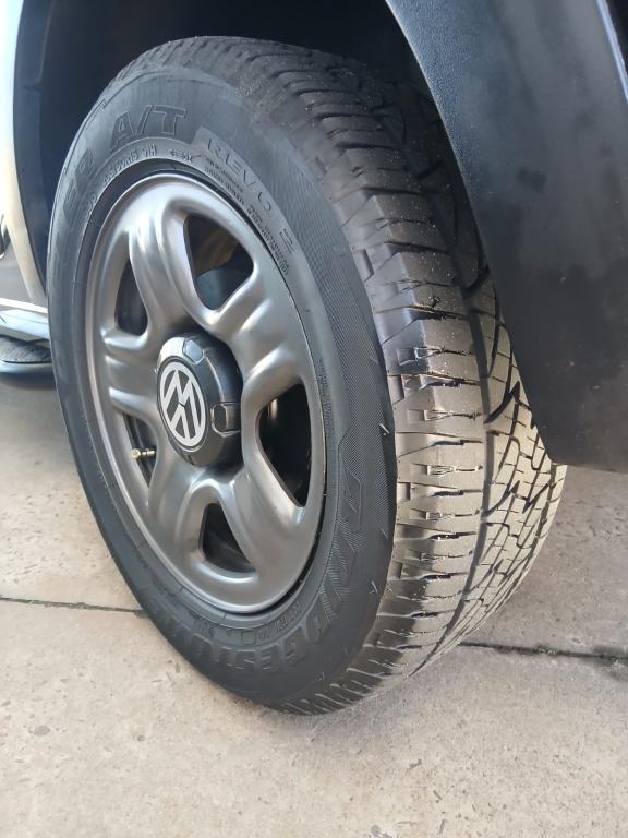 VOLKSWAGEN Saveiro - Foto