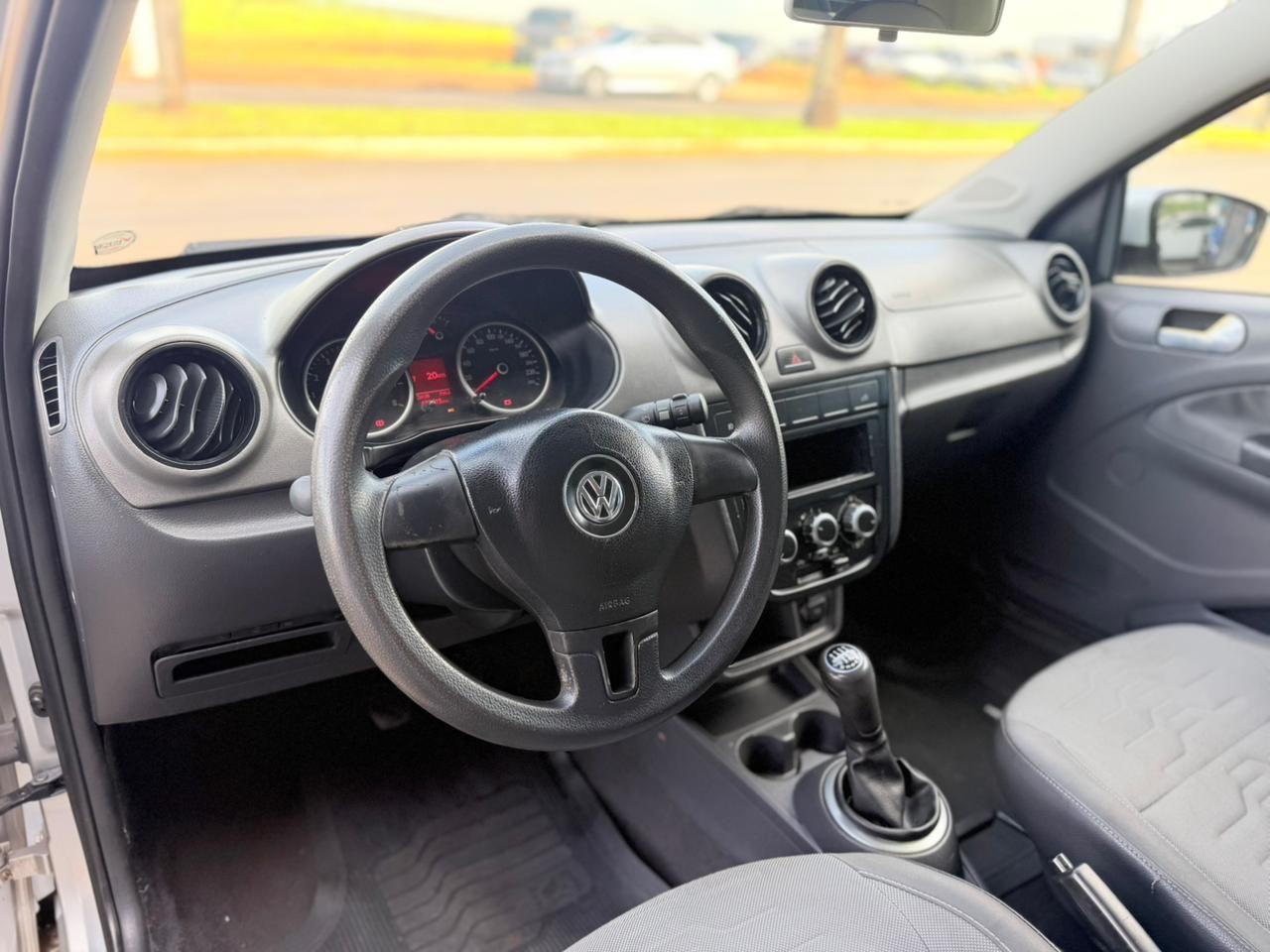 VOLKSWAGEN Saveiro - Foto
