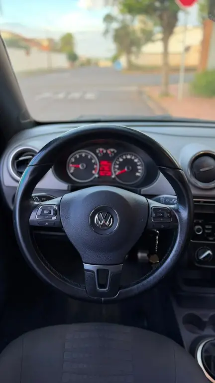 VOLKSWAGEN Saveiro - Foto