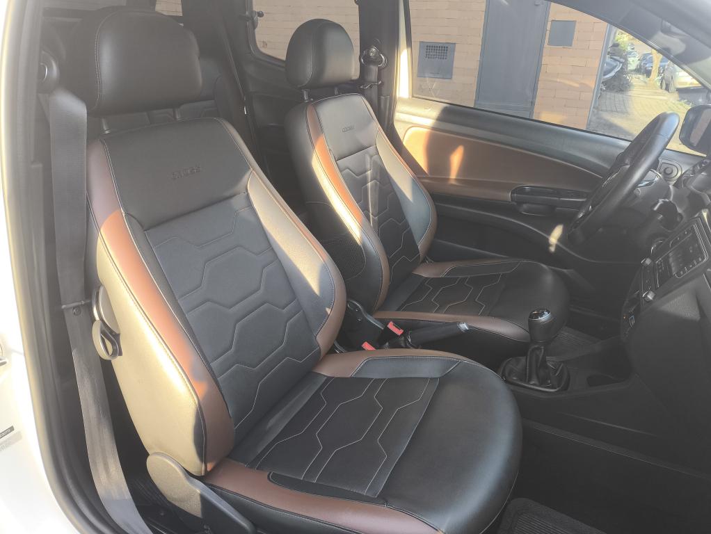 VOLKSWAGEN Saveiro - Foto