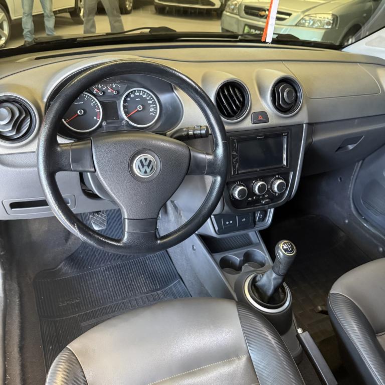 VOLKSWAGEN Saveiro - Foto