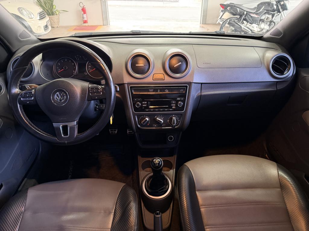 VOLKSWAGEN Saveiro - Foto