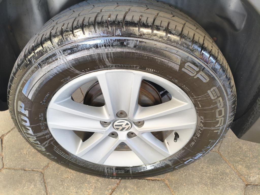 VOLKSWAGEN Space Cross - Foto