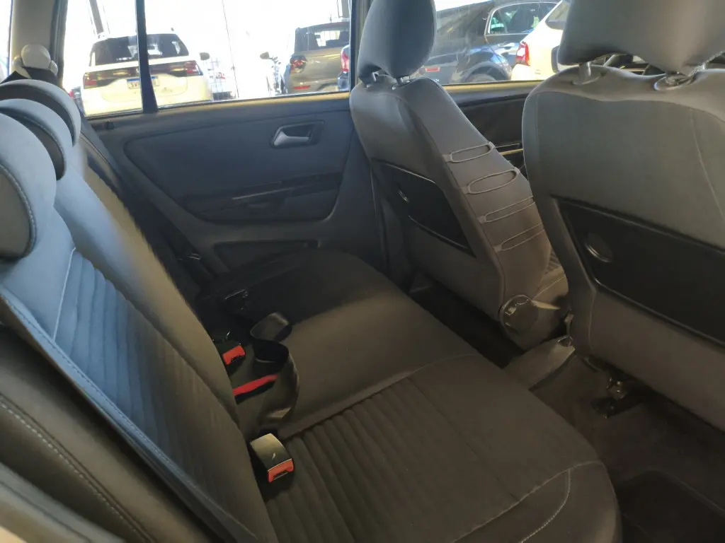 VOLKSWAGEN Space Cross - Foto