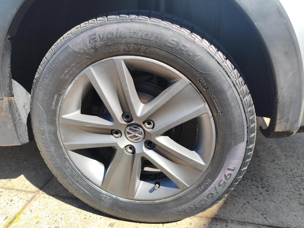VOLKSWAGEN Space Cross - Foto