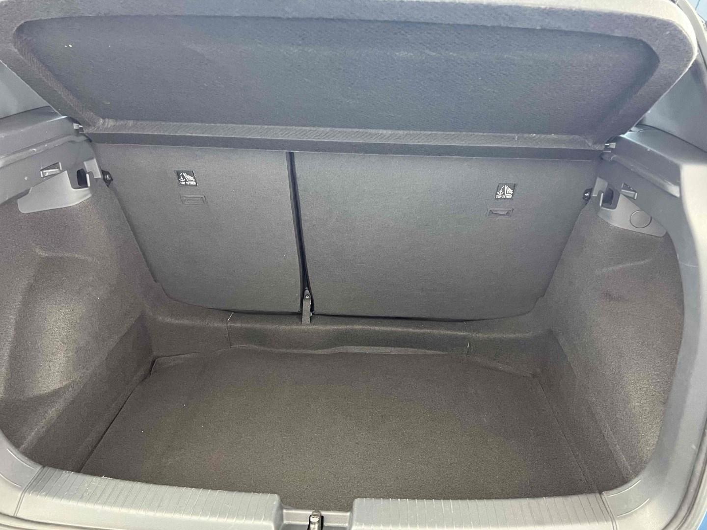 VOLKSWAGEN T-Cross - Foto