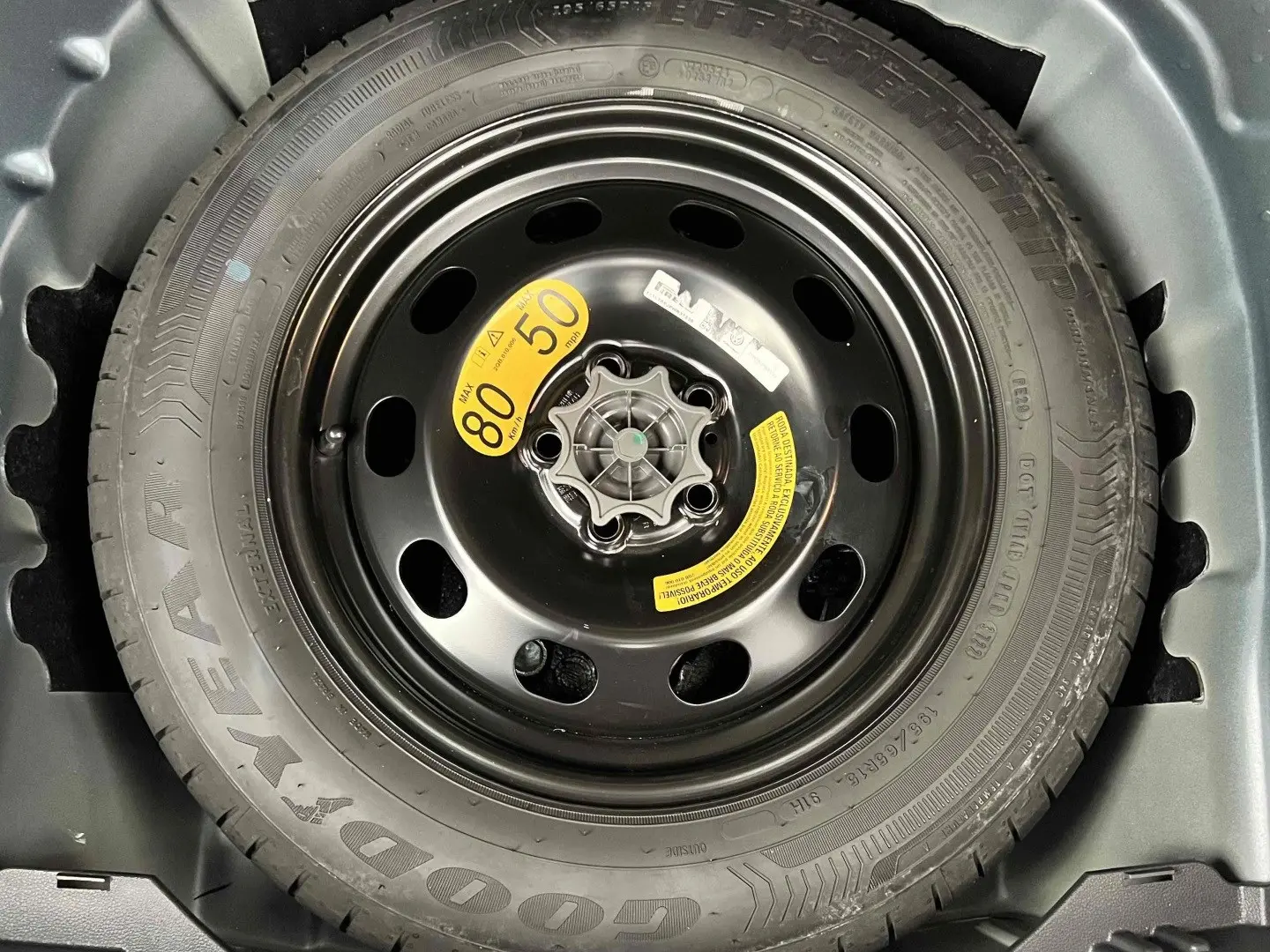 VOLKSWAGEN T-Cross - Foto