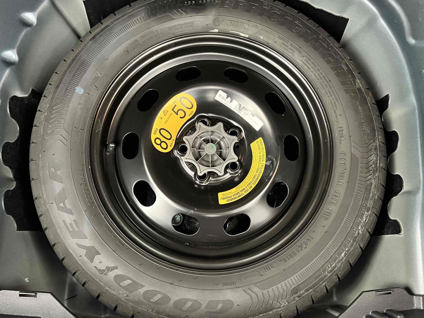 VOLKSWAGEN T-Cross - Foto