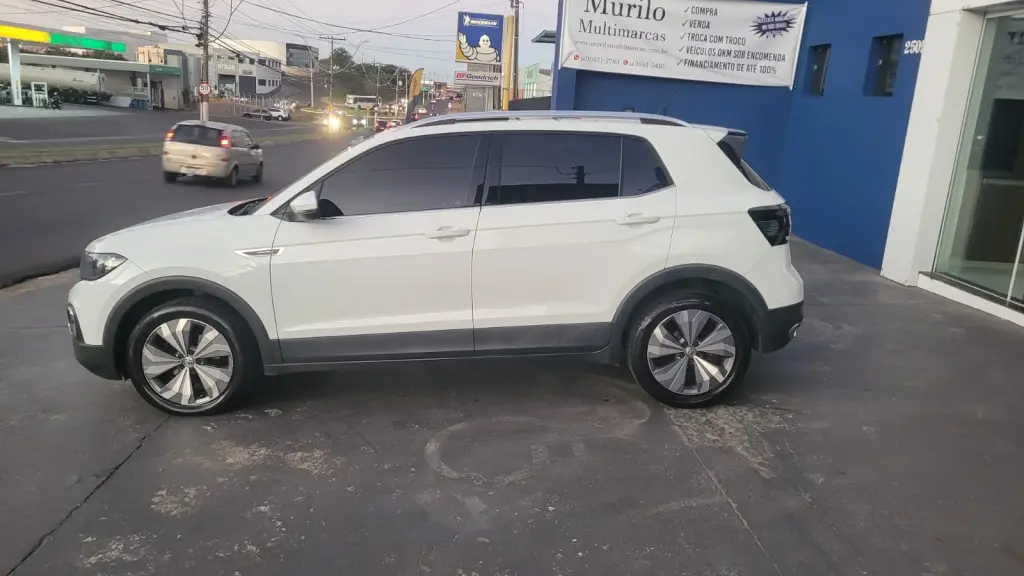 VOLKSWAGEN T-Cross - Foto