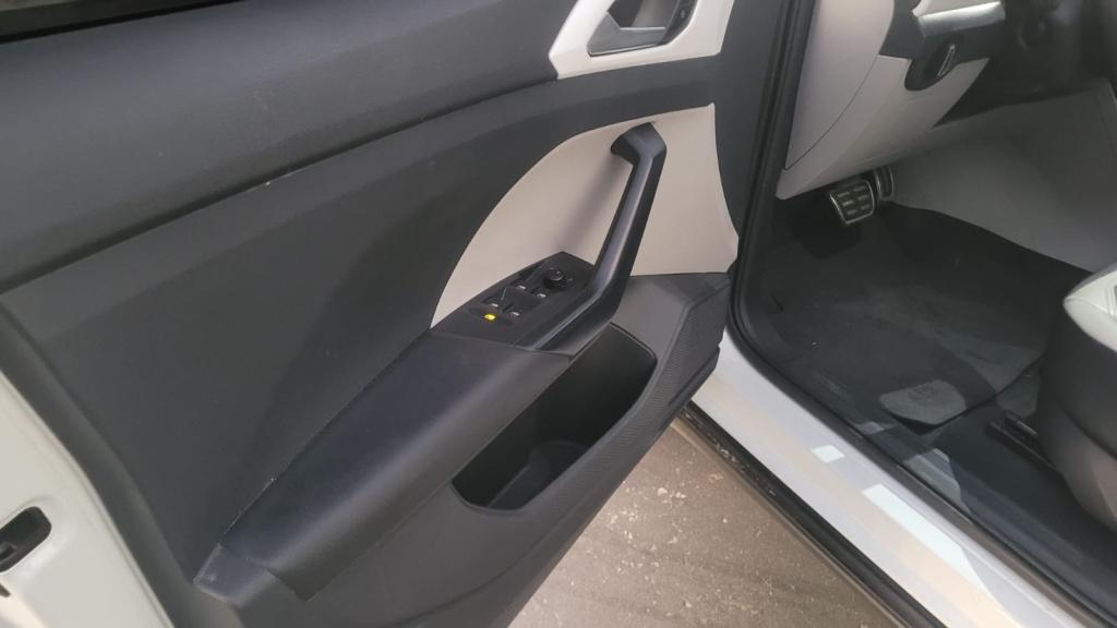 VOLKSWAGEN T-Cross - Foto