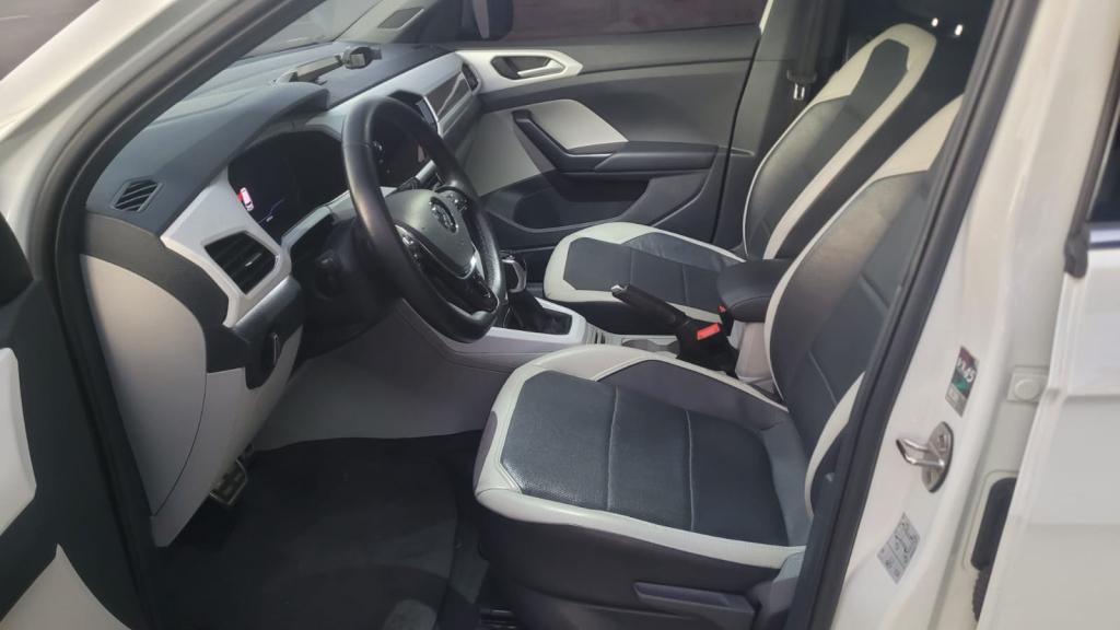 VOLKSWAGEN T-Cross - Foto