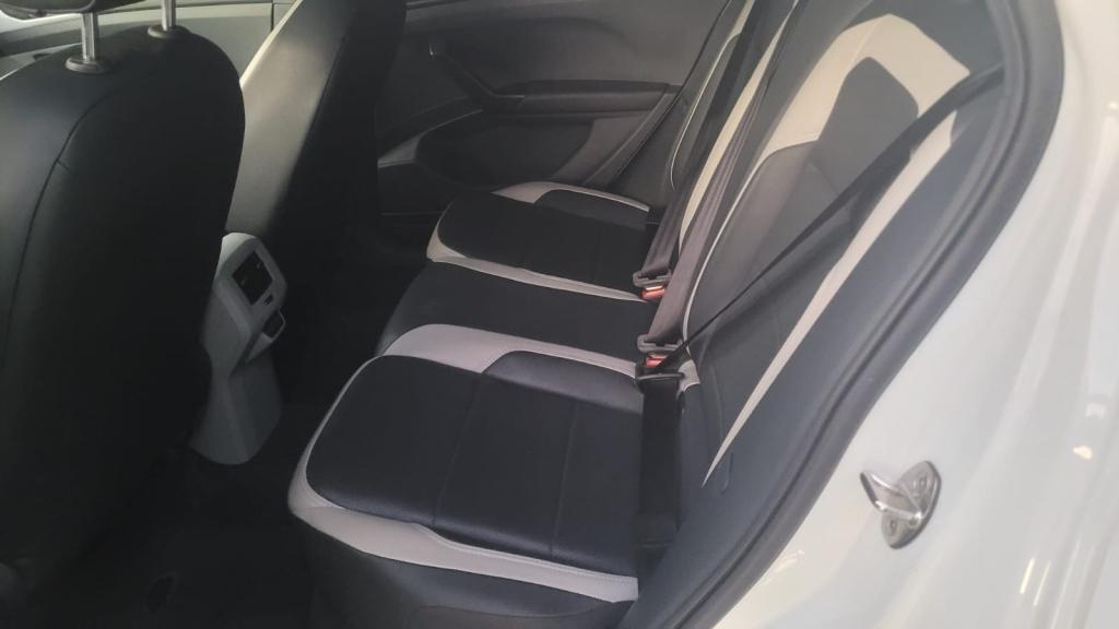 VOLKSWAGEN T-Cross - Foto