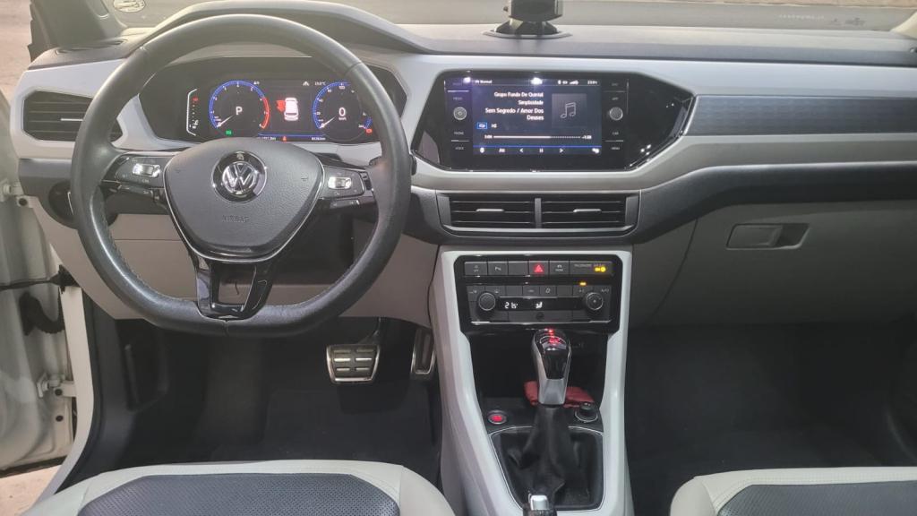 VOLKSWAGEN T-Cross - Foto